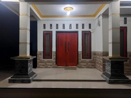 Kecamatan Pringgarata House | Ron's Guesthouse