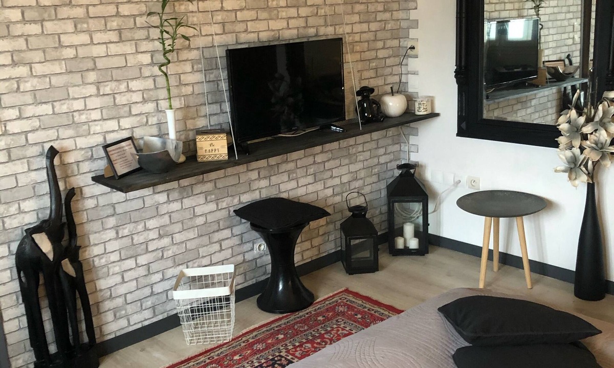 Saint-Maurice-la-Fougereuse House | Room with private kitchen, private toilet and private bathroom