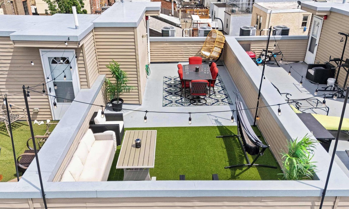 West Poplar House | Roof Deck! 3 Bdrm, 3 ba, Prime Location!