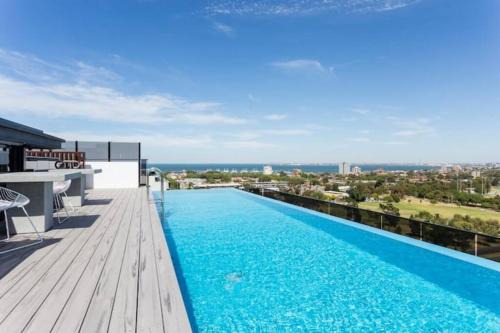 St Kilda Apartment | Rooftop infinity pool - St Kilda luxury