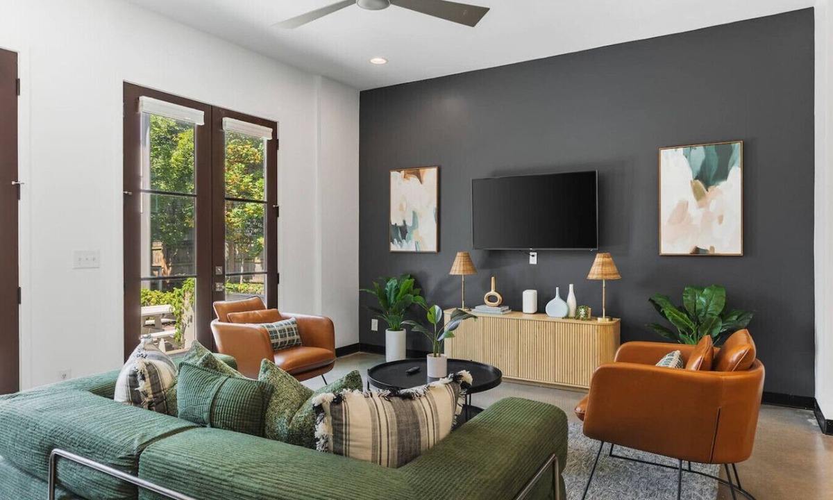 Hillsboro Village House | Rooftop Patio w/Parking - WALK to Belmont & 12 South