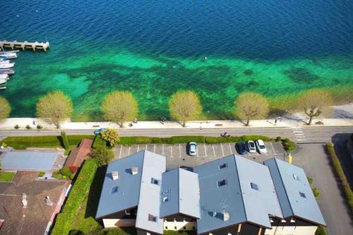 Le Bourget-du-Lac Apartment | Rooftop pieds dans l’eau, terrasse, parking sécu