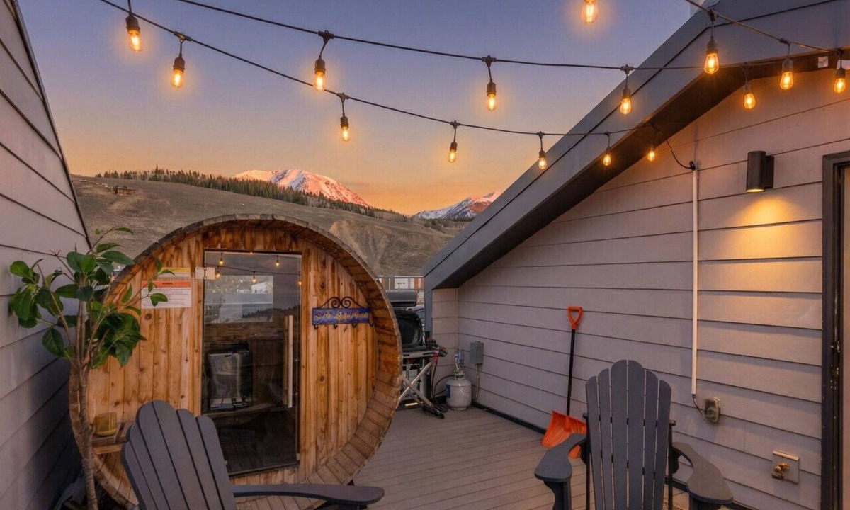 Silverthorne Villa | Rooftop Sauna Hideaway Mtn Views & Fireplace
