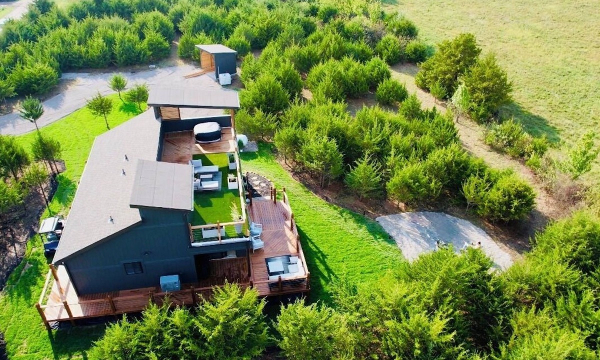 Linn Valley House | Rooftop Spa Cabin with Fire Pit and Golf Cart