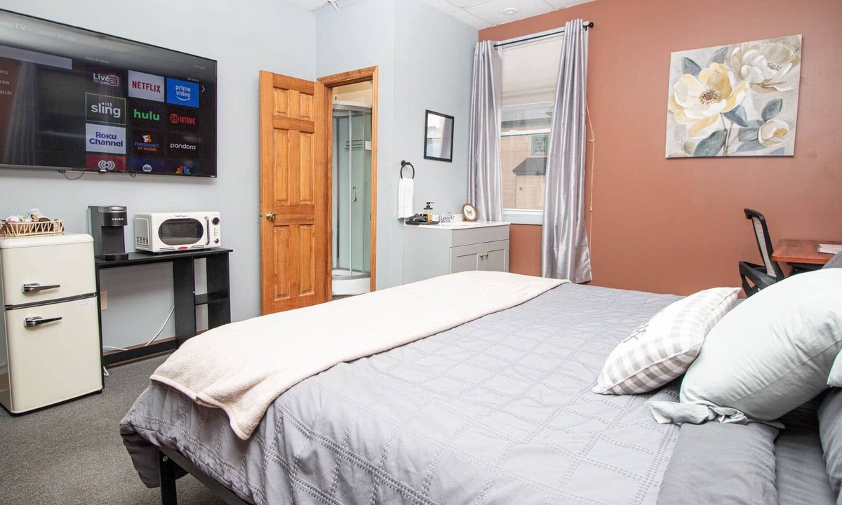 Whippleville Apartment | Room 1.3 on the 1st Floor
