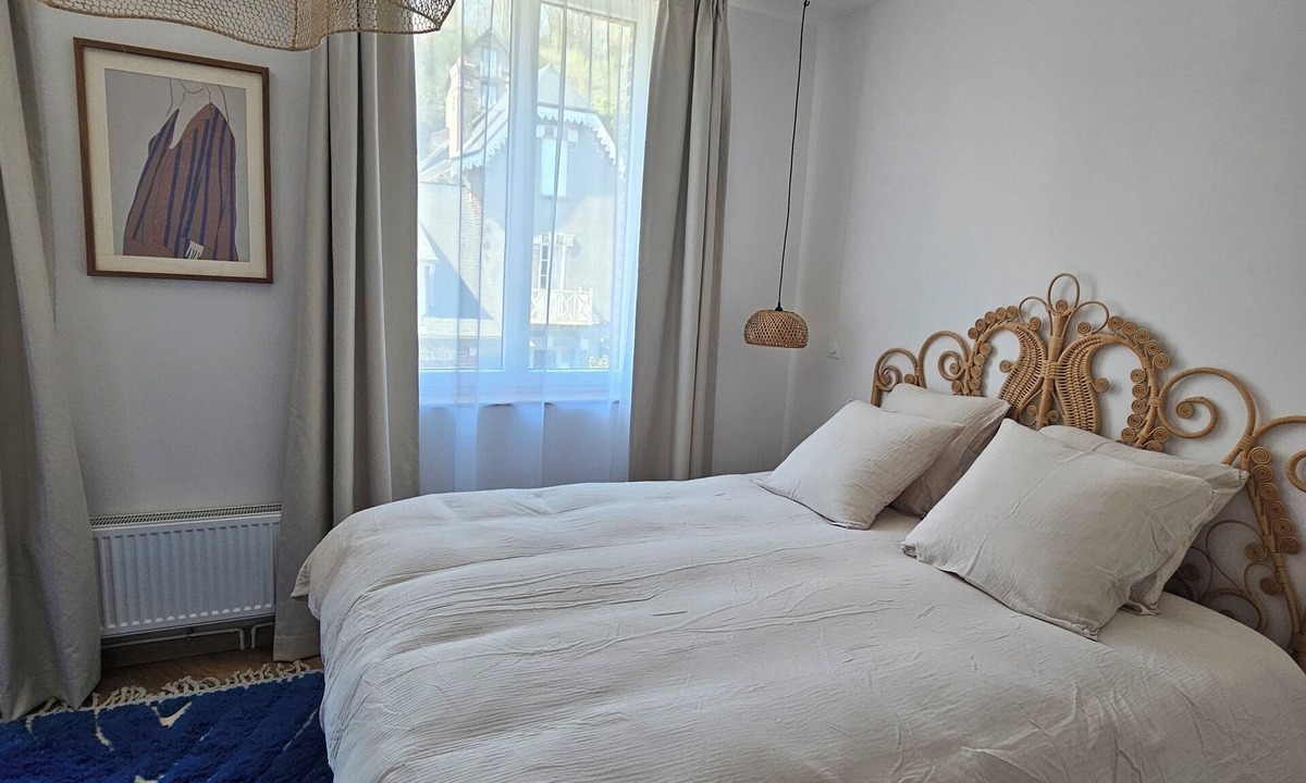 Saint-Martin-aux-Buneaux Bed & Breakfast | Room 102 at Villa du Clos Normand, 7 minutes' walk from the sea!