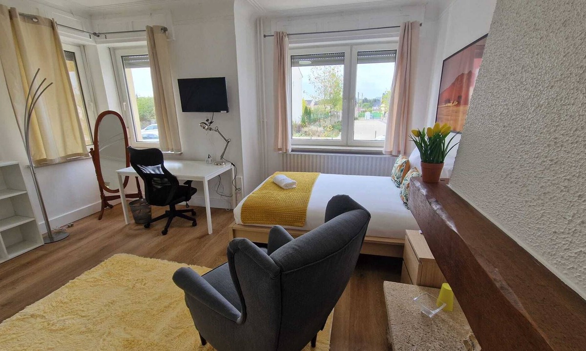 Hettange-Grande Villa | Room 1 Premium Namibia city view