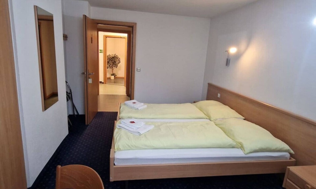 Naters House | Room 203 - Hotel Bellevue