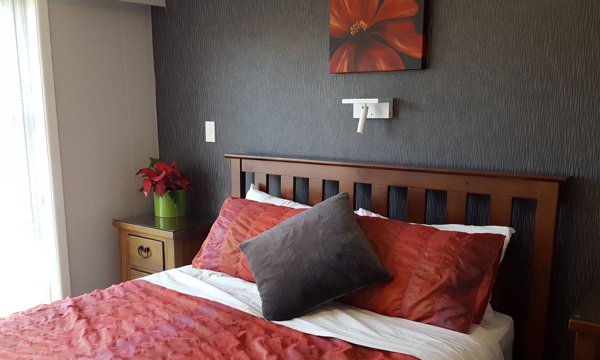 Stratford House | Room 5 Cadence Bed and Breakfast