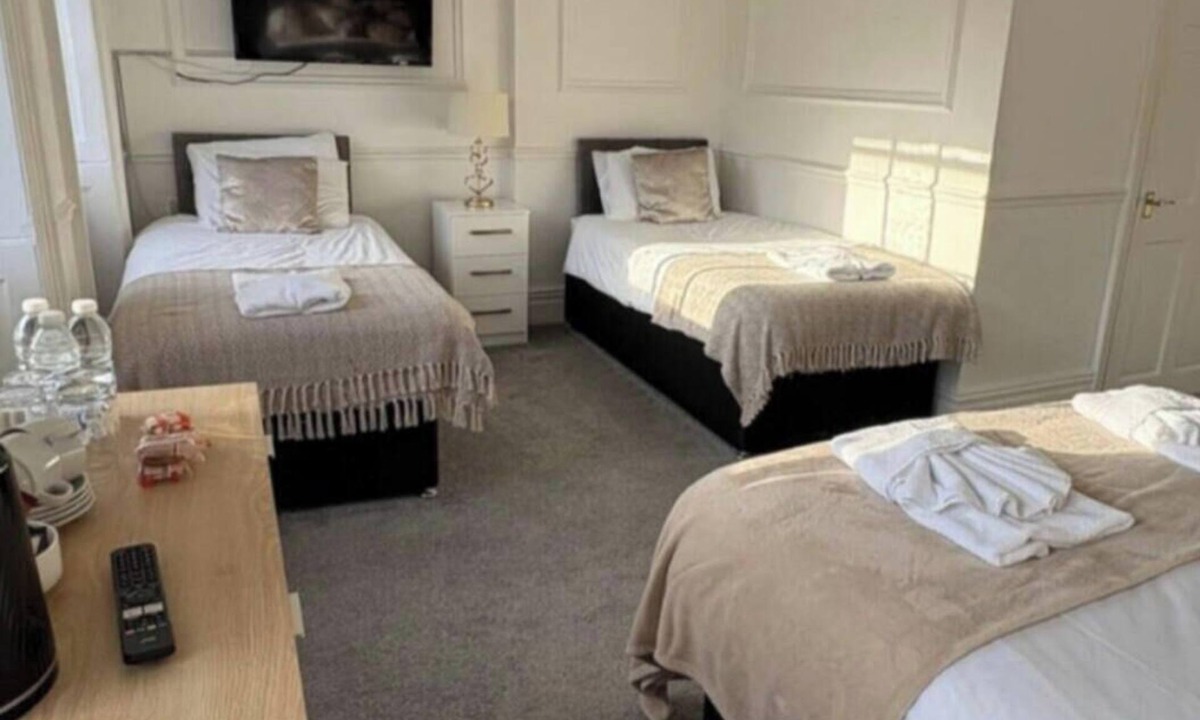 Margam Bed & Breakfast | Room 7 - Manor Park Country House, Wales Perfect for Families