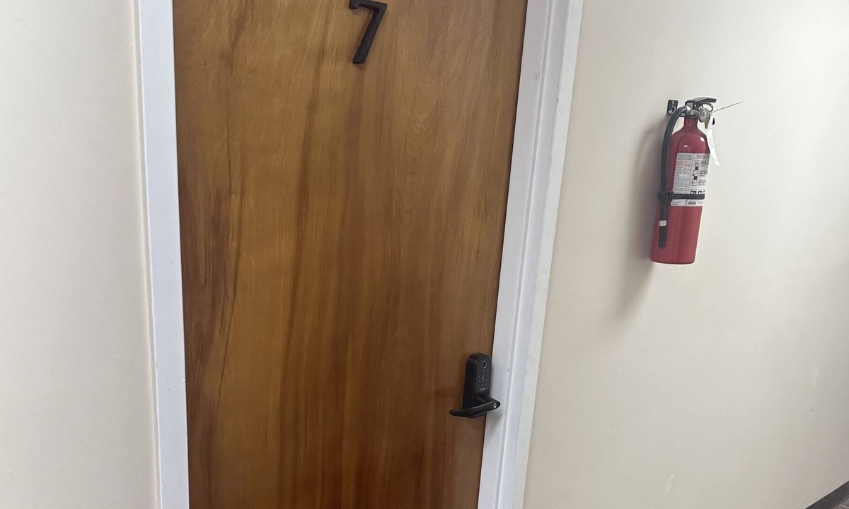 Fourmile House | Room 7 - Pine Mountain Inn