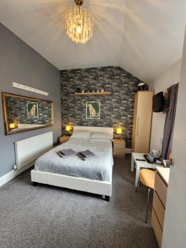Ellesmere Port House | Room@87