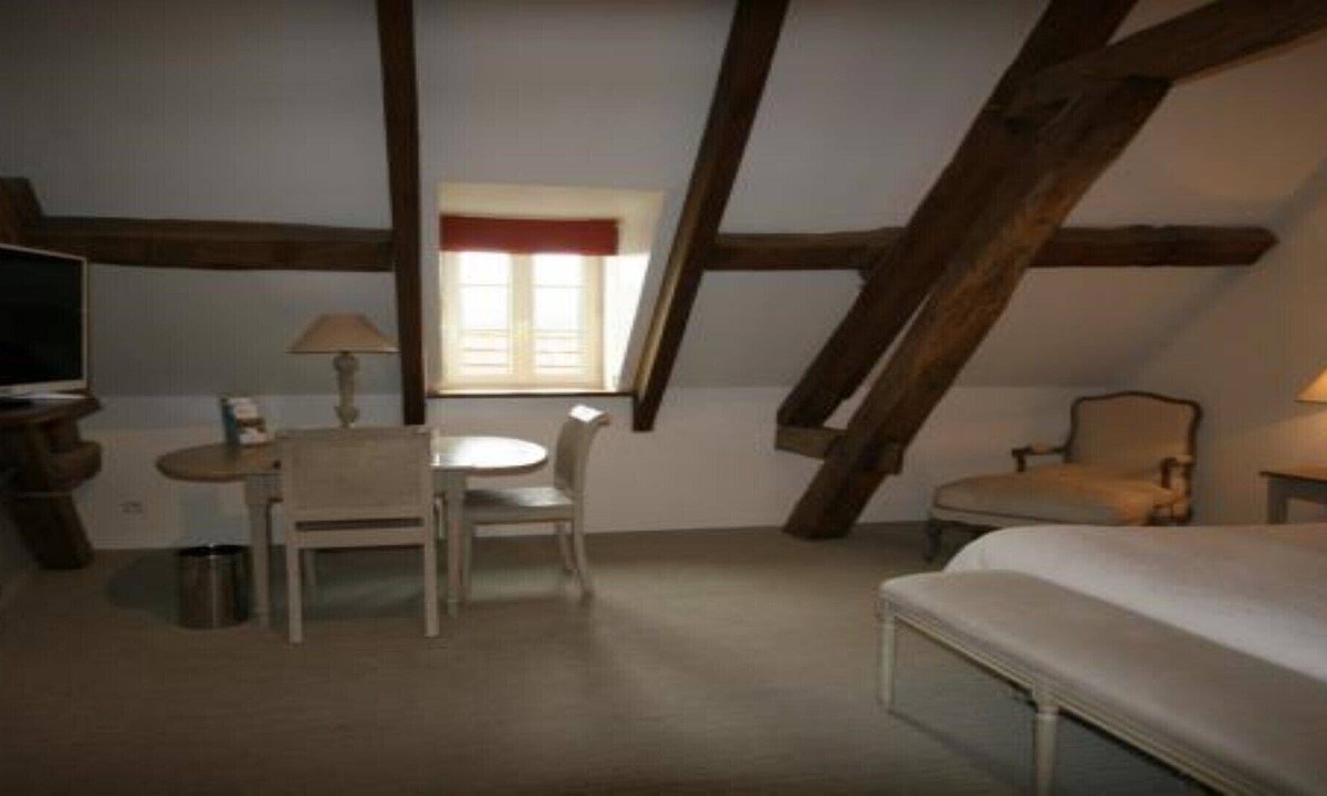 Les Riceys House | ROOM 9: SELECTION