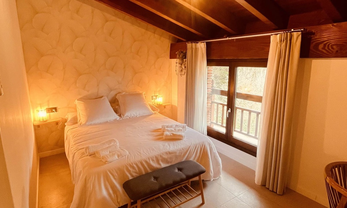 Bermeo House | Room at Casa Rural Kirana 2