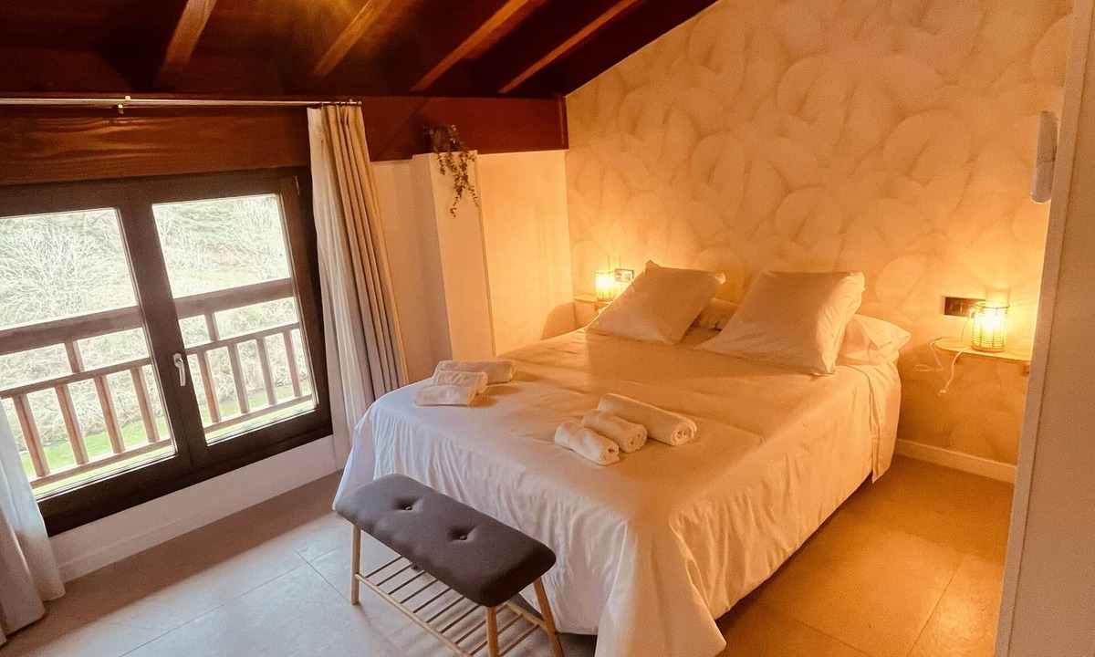 Bermeo Apartment | Room at Casa Rural Kirana 3