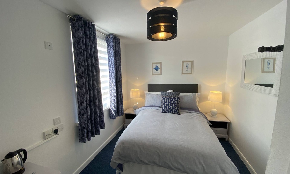 Babbacombe Bed & Breakfast | Room by the beach!