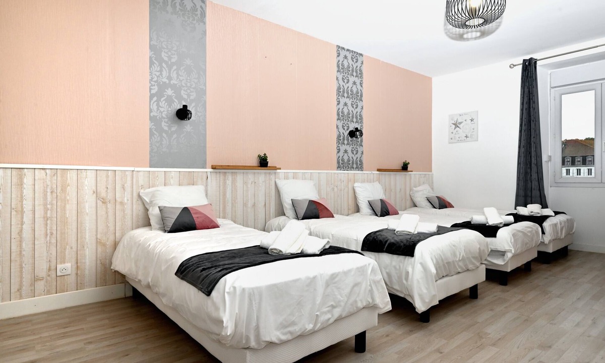 Salies-du-Salat Apartment | Room 'Chambre 7' with Shared Terrace, Wi-Fi and Air Conditioning