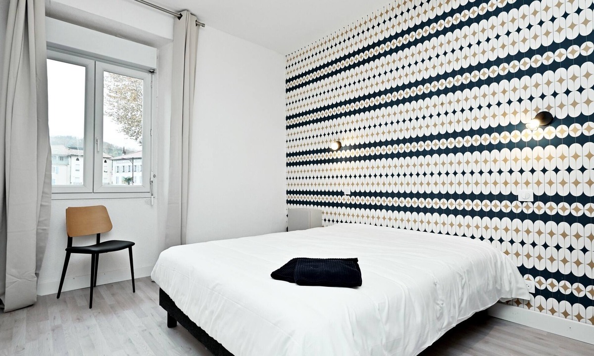 Salies-du-Salat Apartment | Room 'Chambre 7' with Shared Terrace, Wi-Fi and Air Conditioning