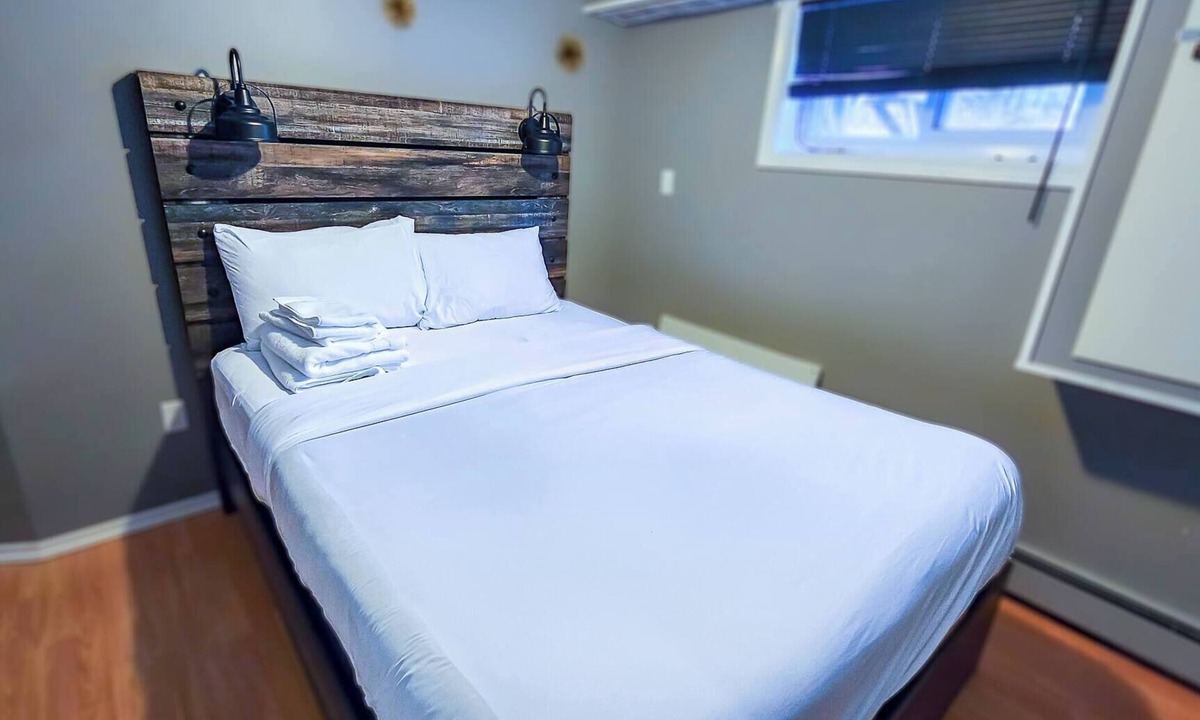Saint John House | Room-cosy Basement Apartment