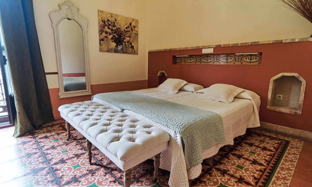 Consuegra Apartment | Room 'Familiar - La Despensa' with Shared Pool, Wi-Fi and Air Conditioning