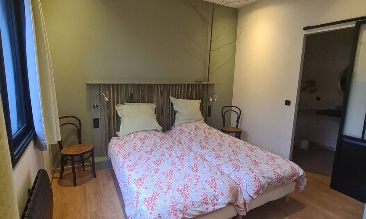 La Ferte-Saint-Aubin Bed & Breakfast | Room for 2 with breakfast included