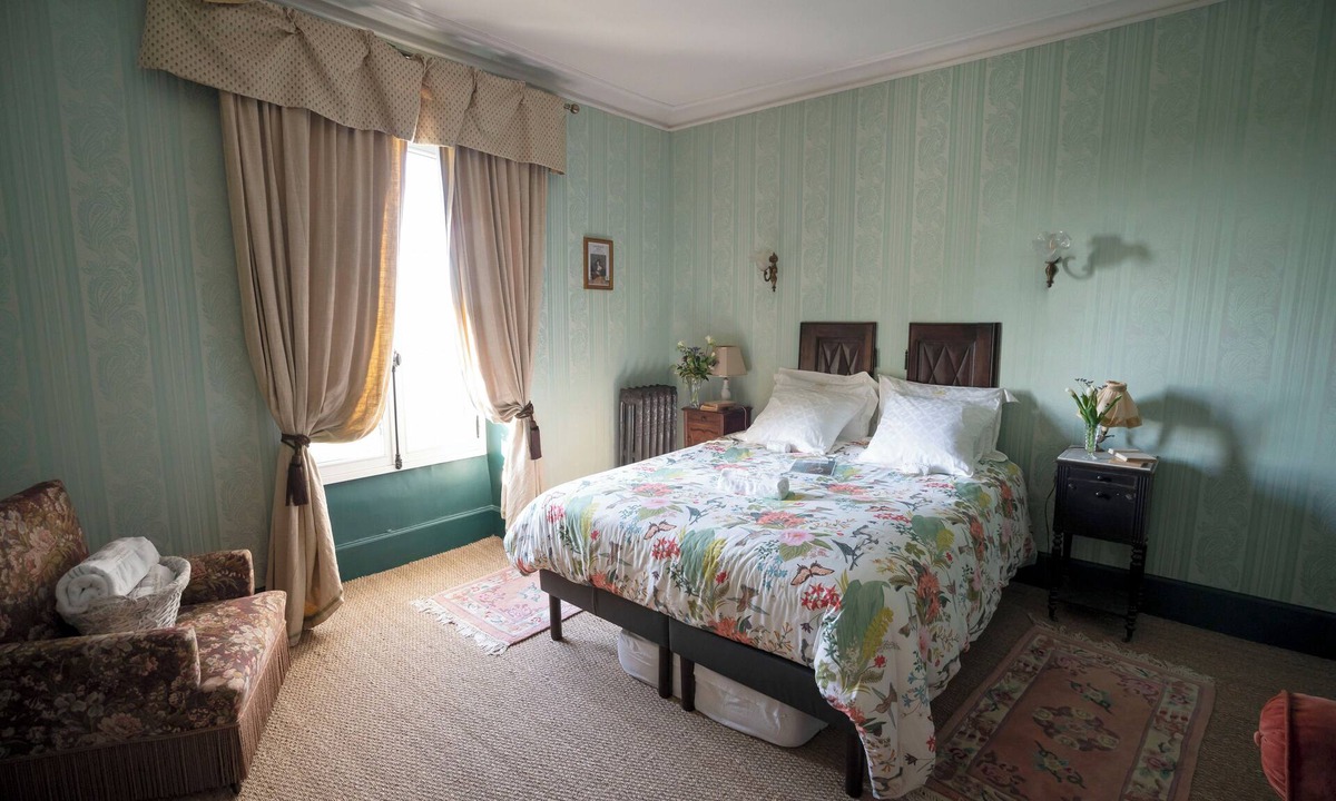 La Tourlandry Bed & Breakfast | Room for 2 or 3 people