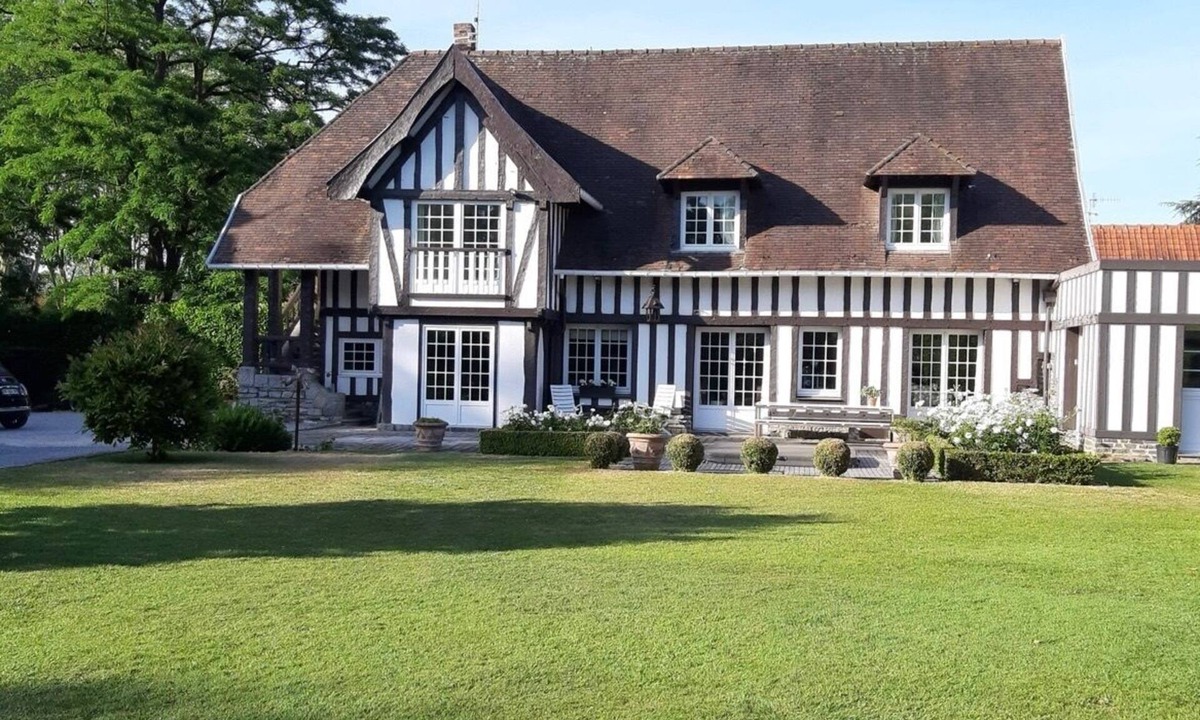 Croix Bed & Breakfast | Room for travelers.