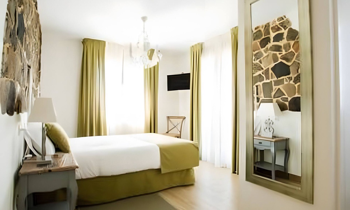Santervas de la Sierra House | Room 'Habitación Doble' with Mountain View, Private Garden and Wi-Fi