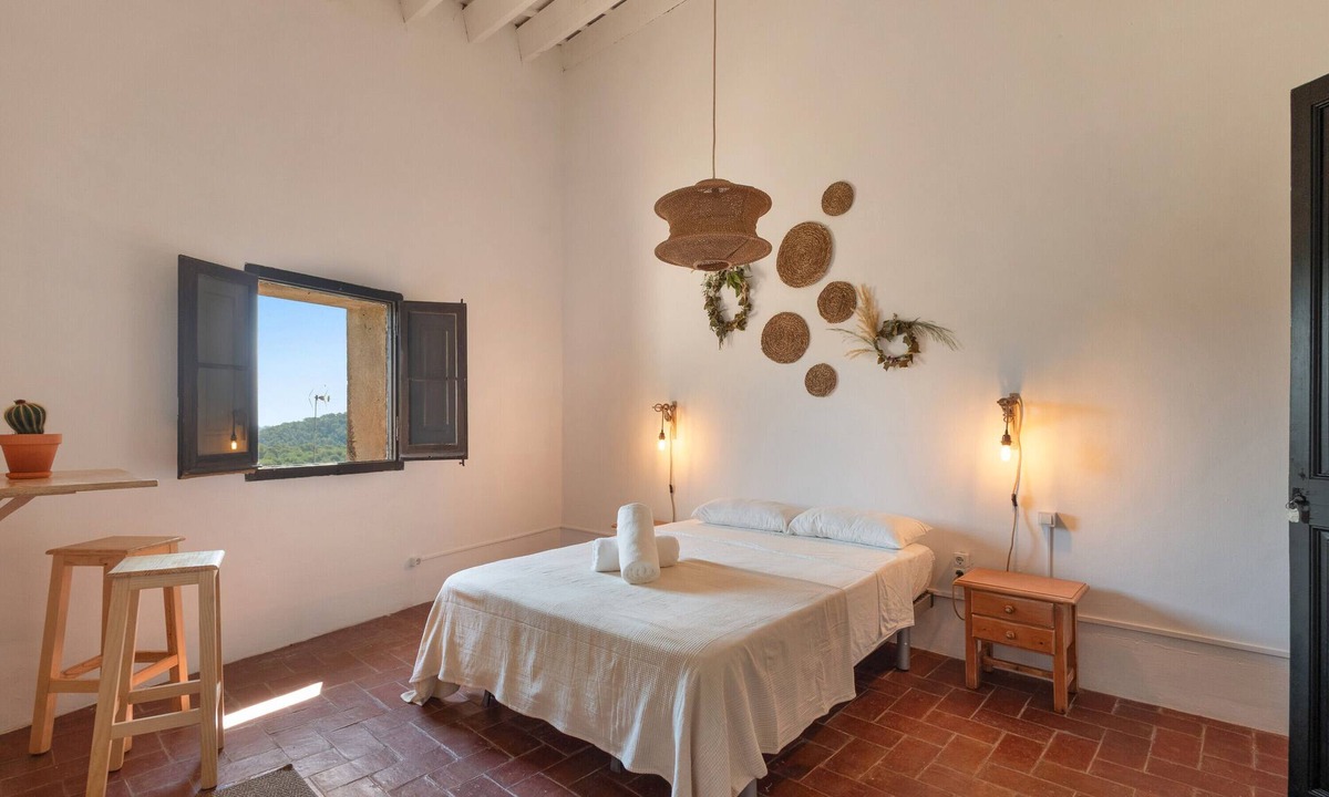 Tordera Apartment | Room 'Habitaciòn 1' with Sea View, Shared Terrace and Wi-Fi