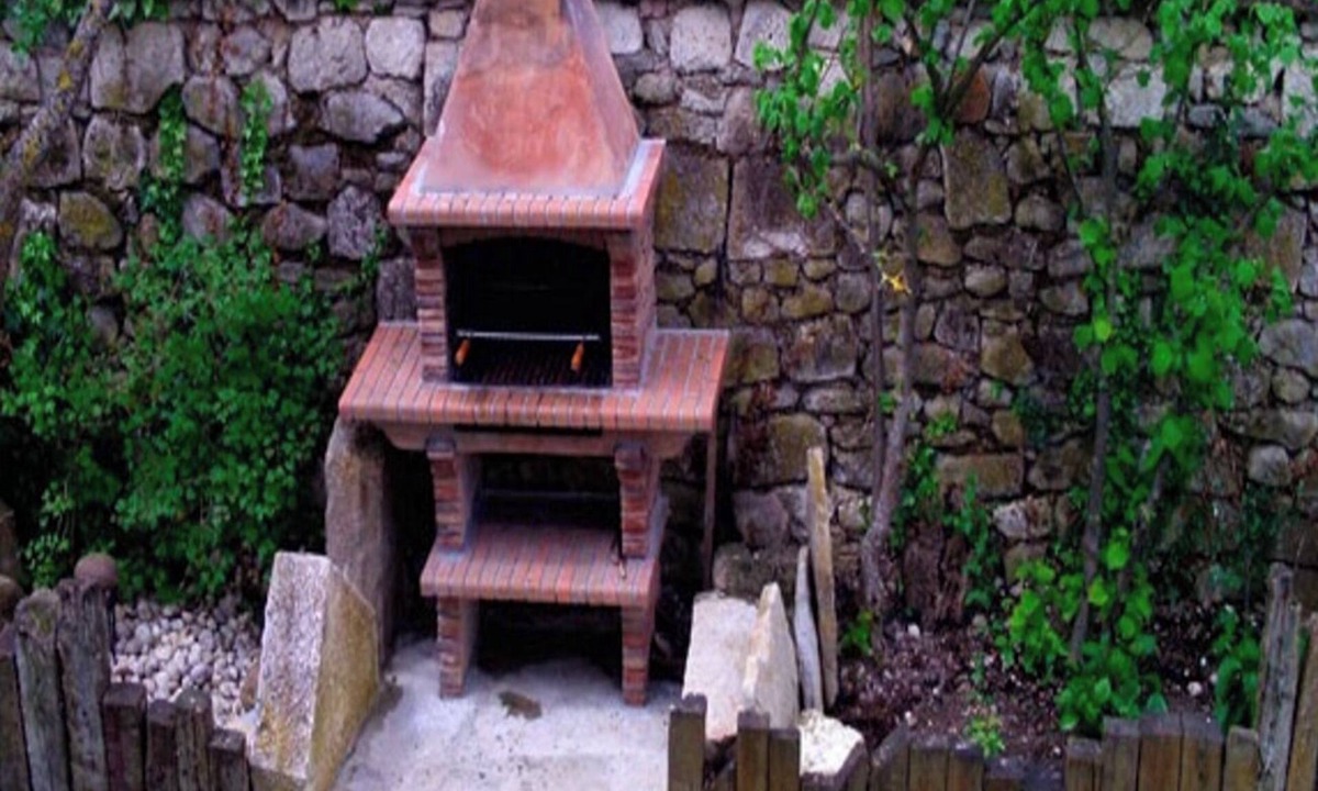 Agurain House | Room 'Habitacion Naranja' with Shared Terrace, Shared Garden and Wi-Fi