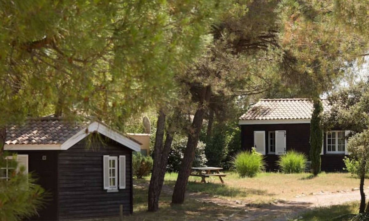 Aubais House | Room In A Danish Chalet Forla Villa Vicha