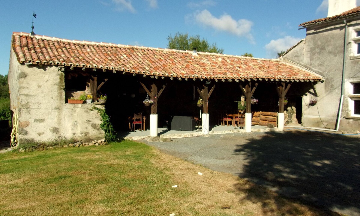 La Foret-sur-Sevre Bed & Breakfast | Room in a Fortified Farm
