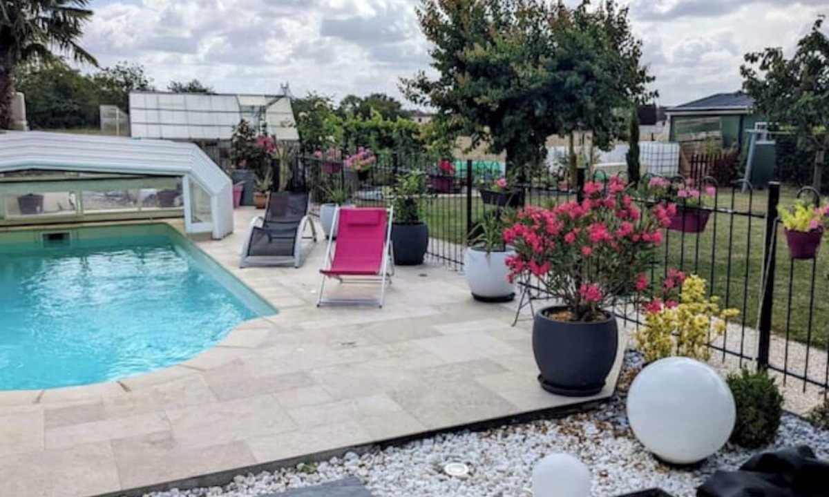 Saint-Denis-les-Ponts Bed & Breakfast | Room in villa with pool