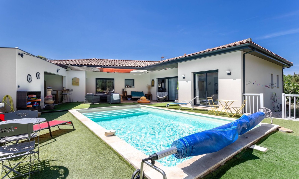 Treilles Apartment | Room 'La Catalane' with Shared Terrace, Shared Garden and Wi-Fi