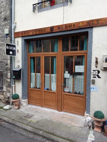 Rossillon Bed & Breakfast | Room - Les loups bleus