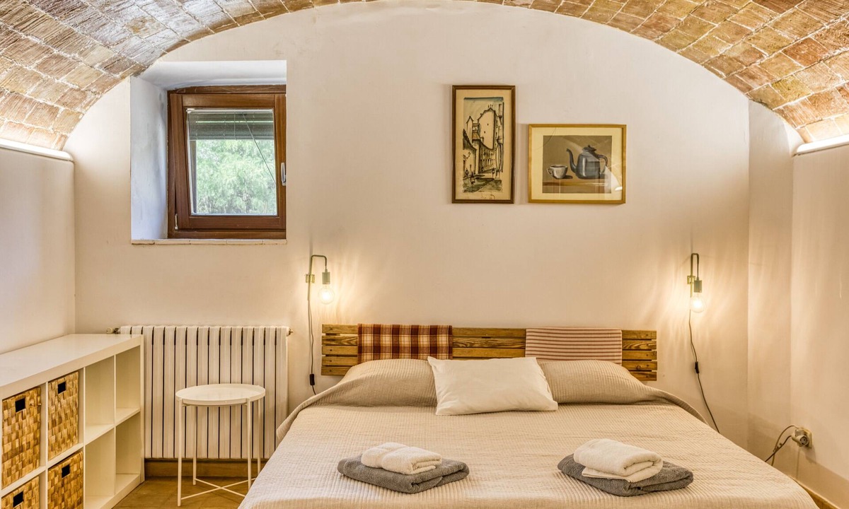 Creixell Apartment | Room 'Marduix' with Shared Pool, Shared Terrace and Wi-Fi