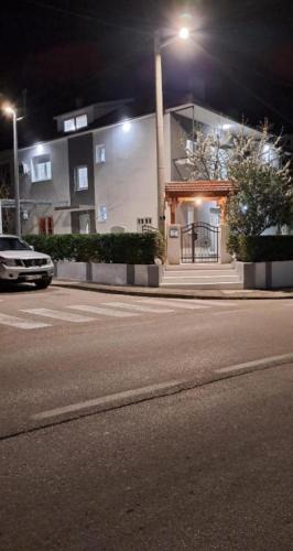 Cove Parja Apartment | Room Misir in Downtown - Private Entrance and Private Bathroom