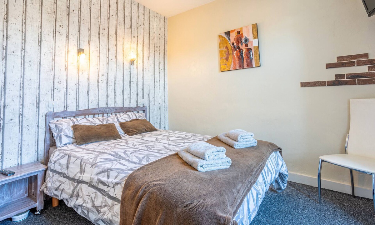 Chantonnay Apartment | Room 'N°11' with Wi-Fi