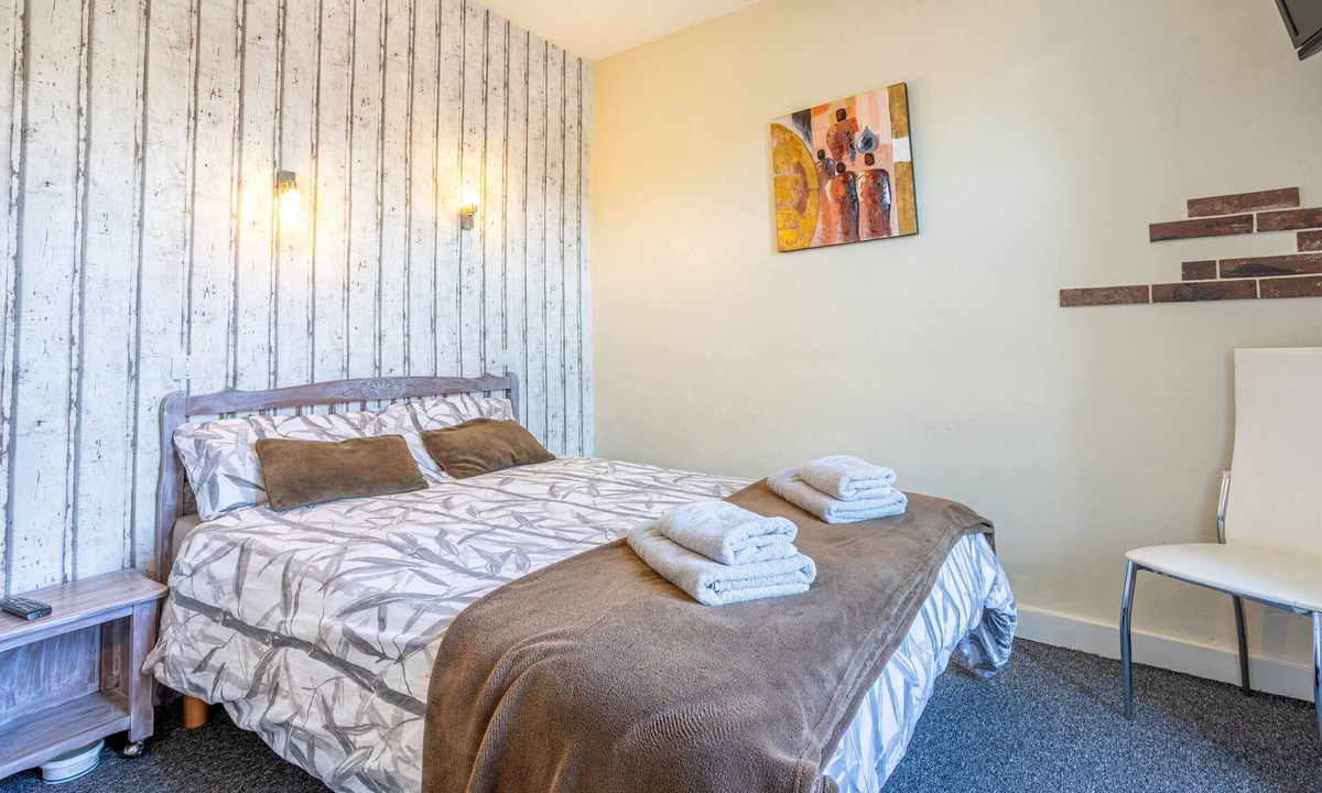 Chantonnay Apartment | Room 'N°11' with Wi-Fi