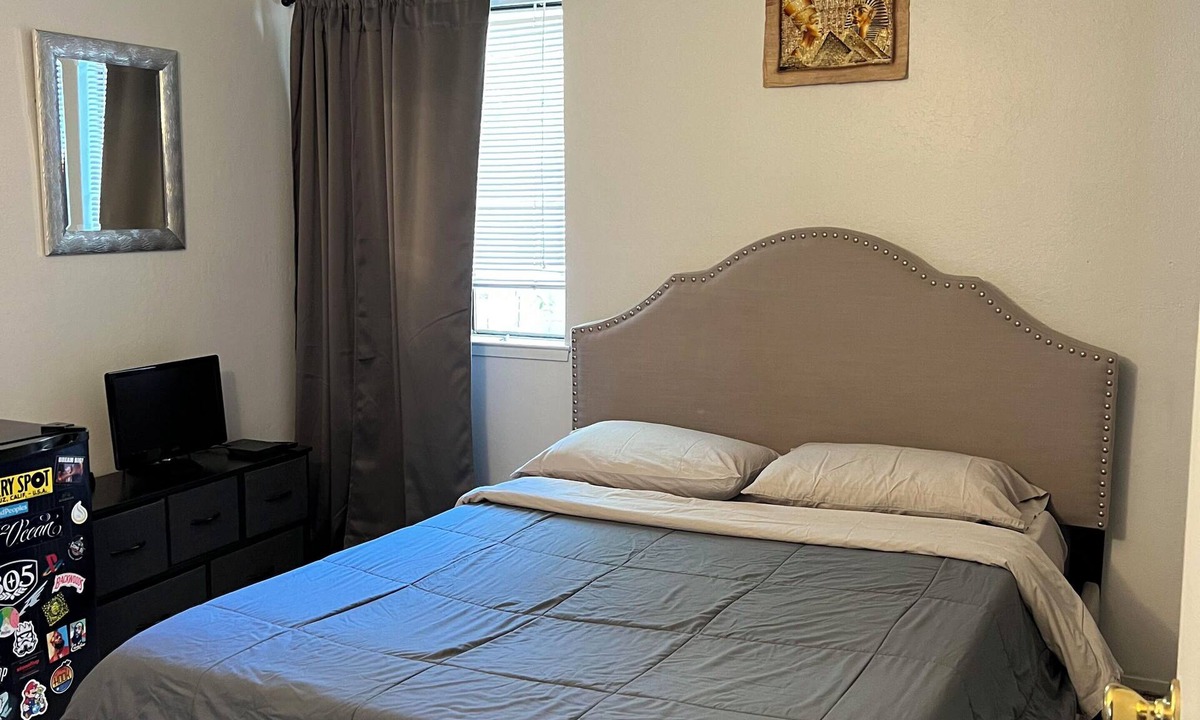 Aptos Condo | Room near Seacliff State Beach