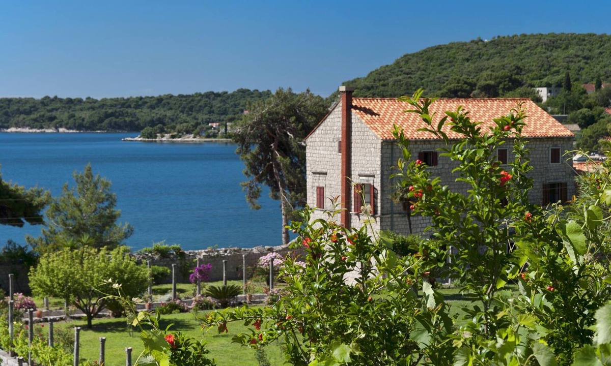 Zaton Apartment | Room no 2 at Zamagna sea front castle