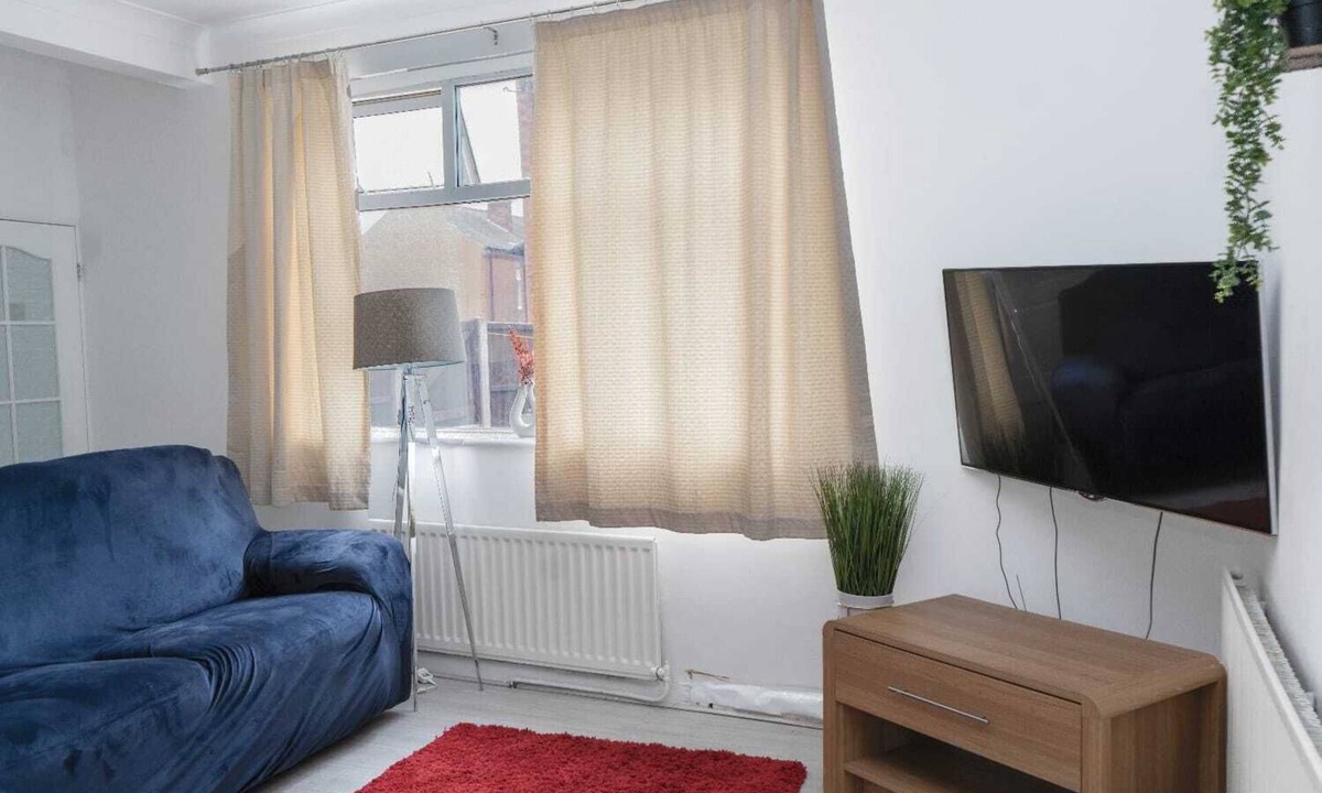 Leigh House | Room Number 2