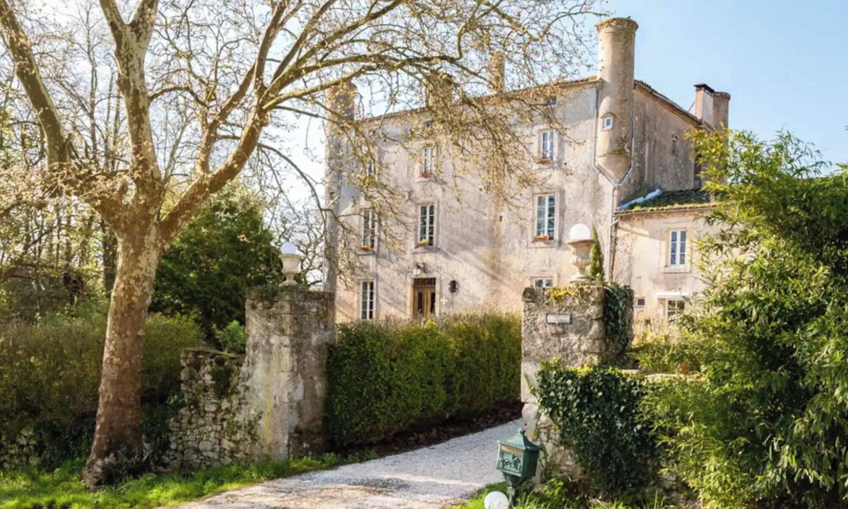 Pech-Luna House | Room 'Olympe' with Shared Pool, Shared Terrace and Wi-Fi