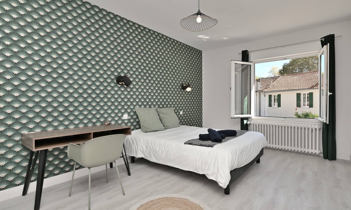 Salies-du-Salat Apartment | Room 'Room 7' with Shared Terrace, Wi-Fi, and Air Conditioning
