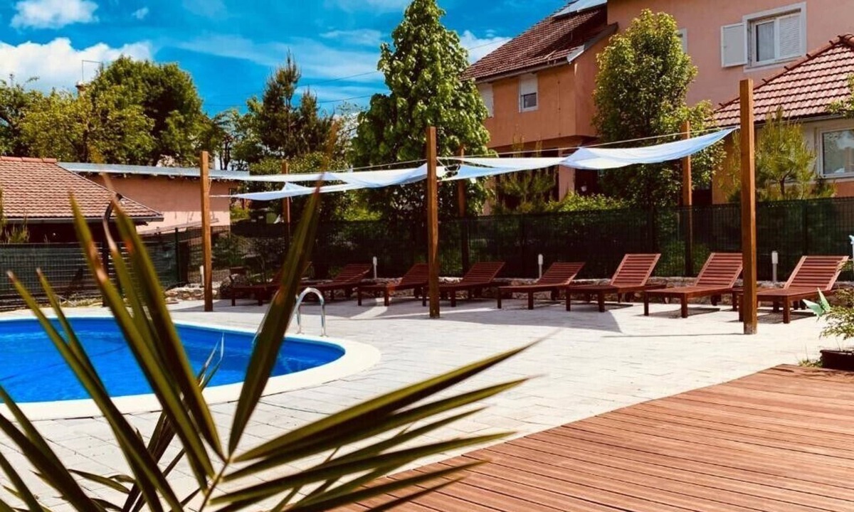 Rakovica Apartment | Room Sanja 8 with shared pool