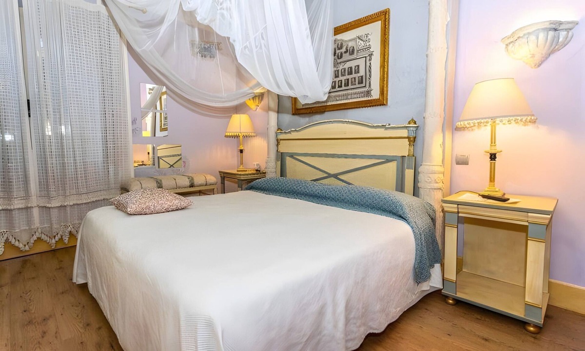 Ocenilla Apartment | Room 'Suite 9' with Mountain Views, Shared Terrace and Wi-Fi