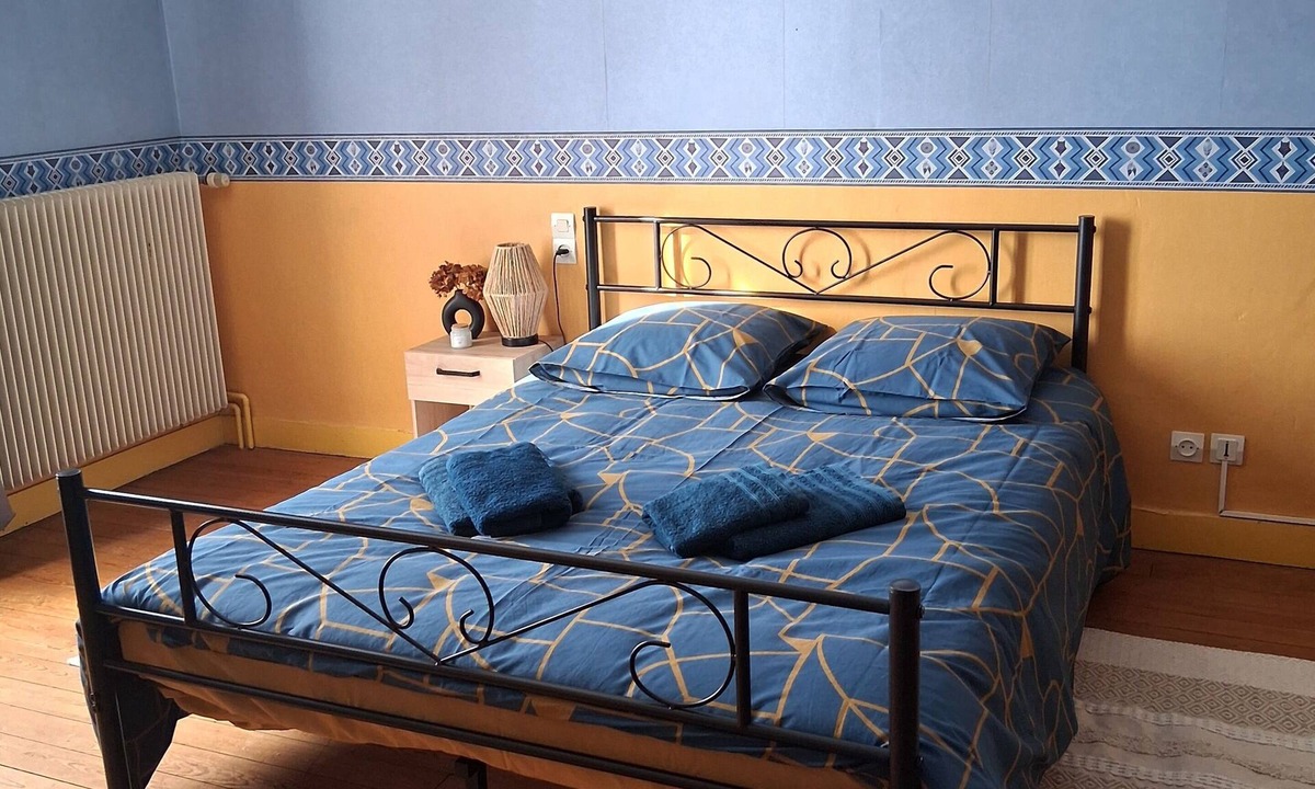 Vernie Bed & Breakfast | Rooms at 35 km Circuit des 24 hours of Le Mans and 25km Les Alpes Mancelles