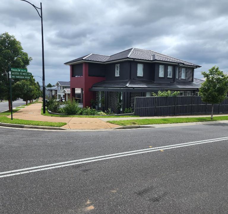 Box Hill House | Rooms at Gables in a modern home