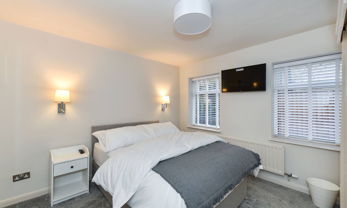 Newark House | Rooms at Rolleston