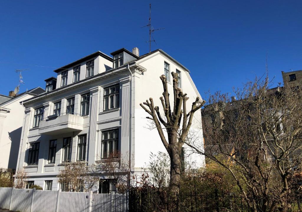 Frederiksberg C Hostel | Rooms in quiet white villa apartment Hortensiavej 8 on Frederiksberg C
